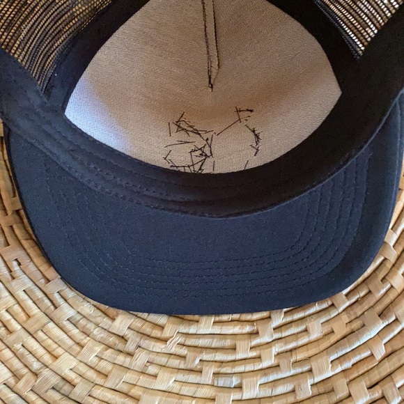 Beaded Fox Snapback Hat

Huichol Beaded front logo - Picture 5 of 8